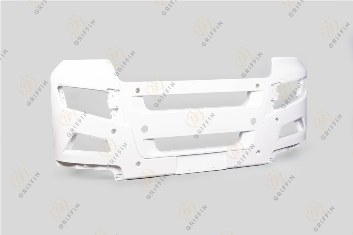 GK123296 Передний бампер белый STK C7H
