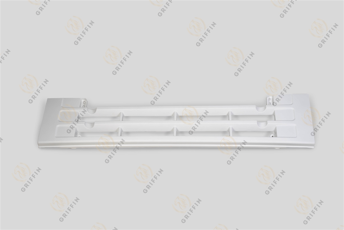 GK127999 Решетка радиатора нижняя V F12 Volvo