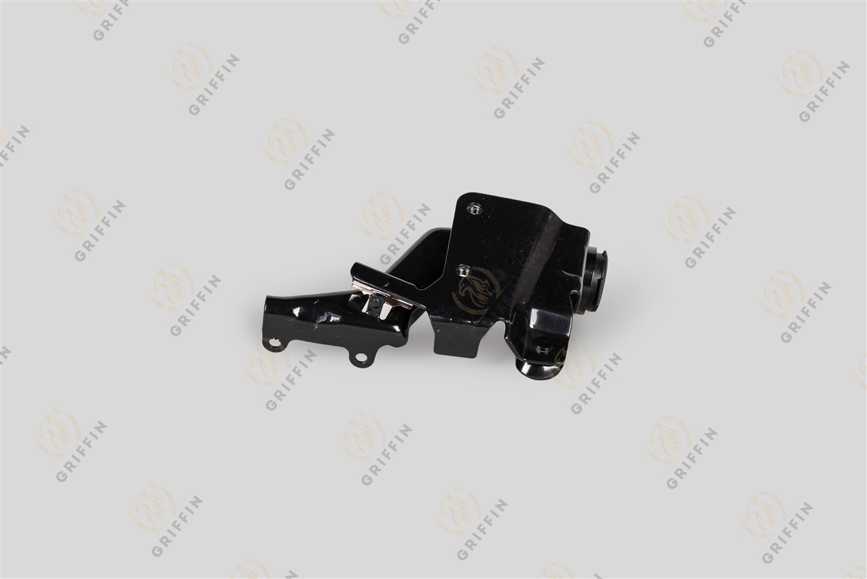GK129670 Кронштейн подножки нижний левый V FH 2V Volvo