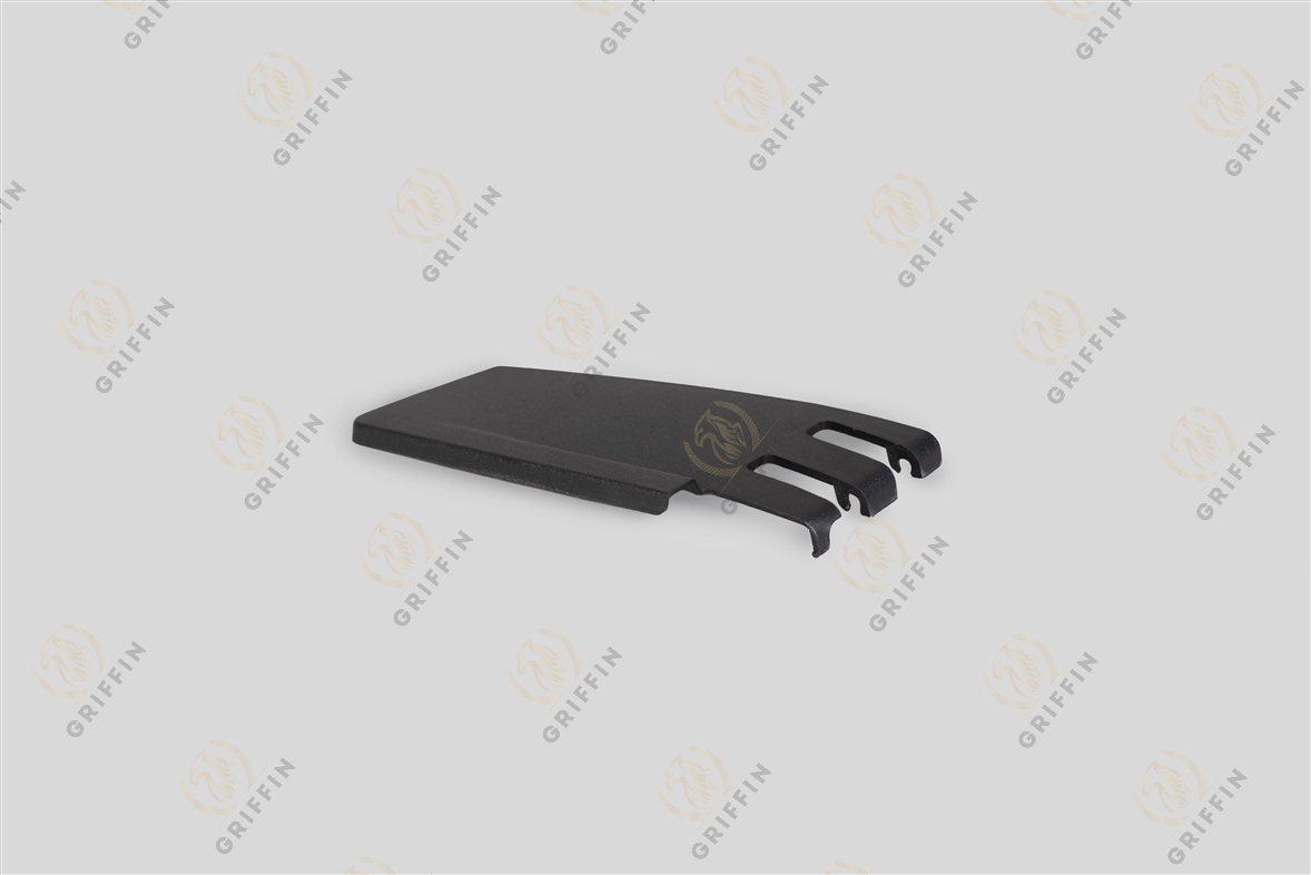 GK124455 Накладка в нижнюю решетку левая V FM 4V Volvo