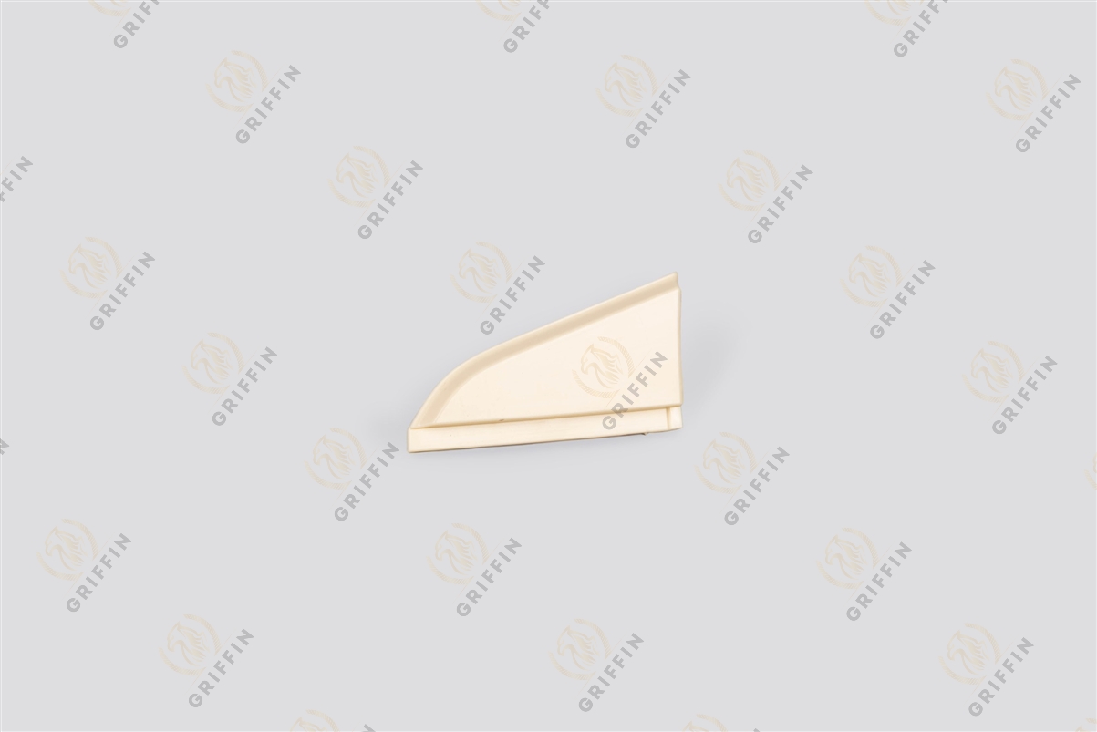 TS07.C030002 Панель нижней облицовки правая