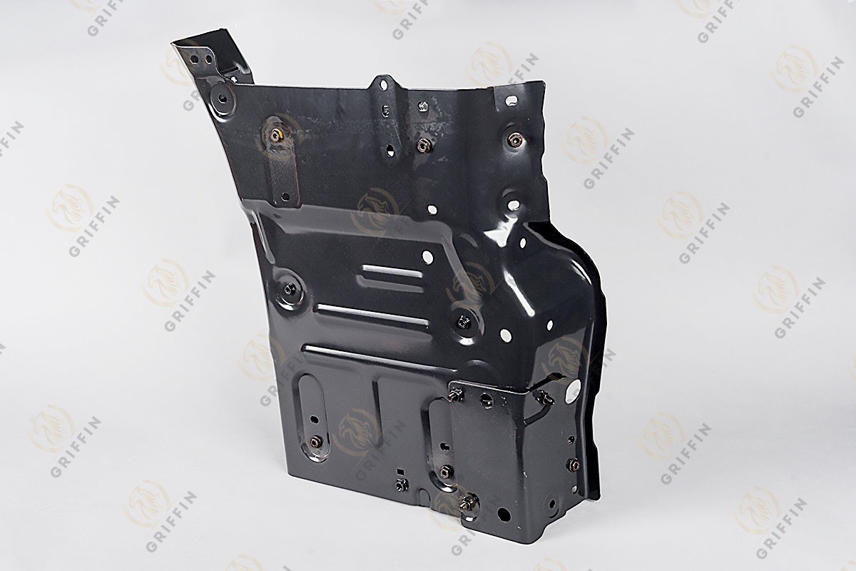 GK122888 Корпус подножки левый 6 серия