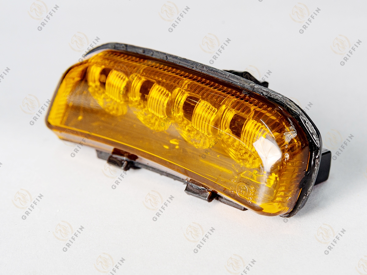 TS07A-019-002 Указатель поворота передний брызговик RH LED (6-серия)