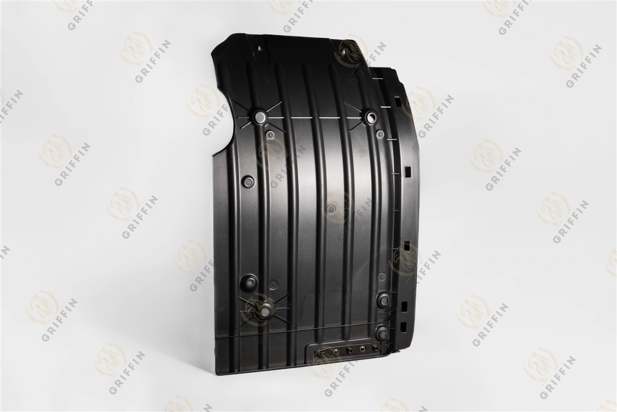 Крыло кабины правое (задняя часть)