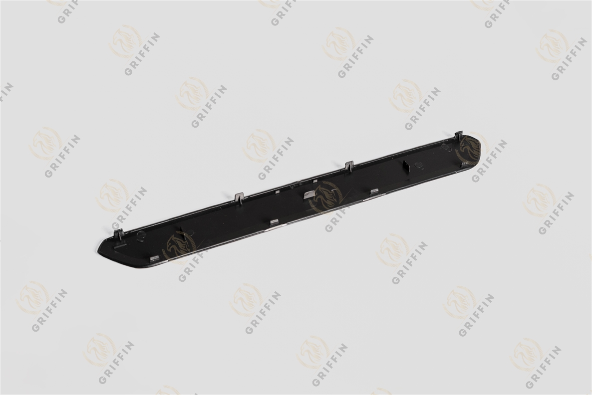 Заглушка левая 6 серия