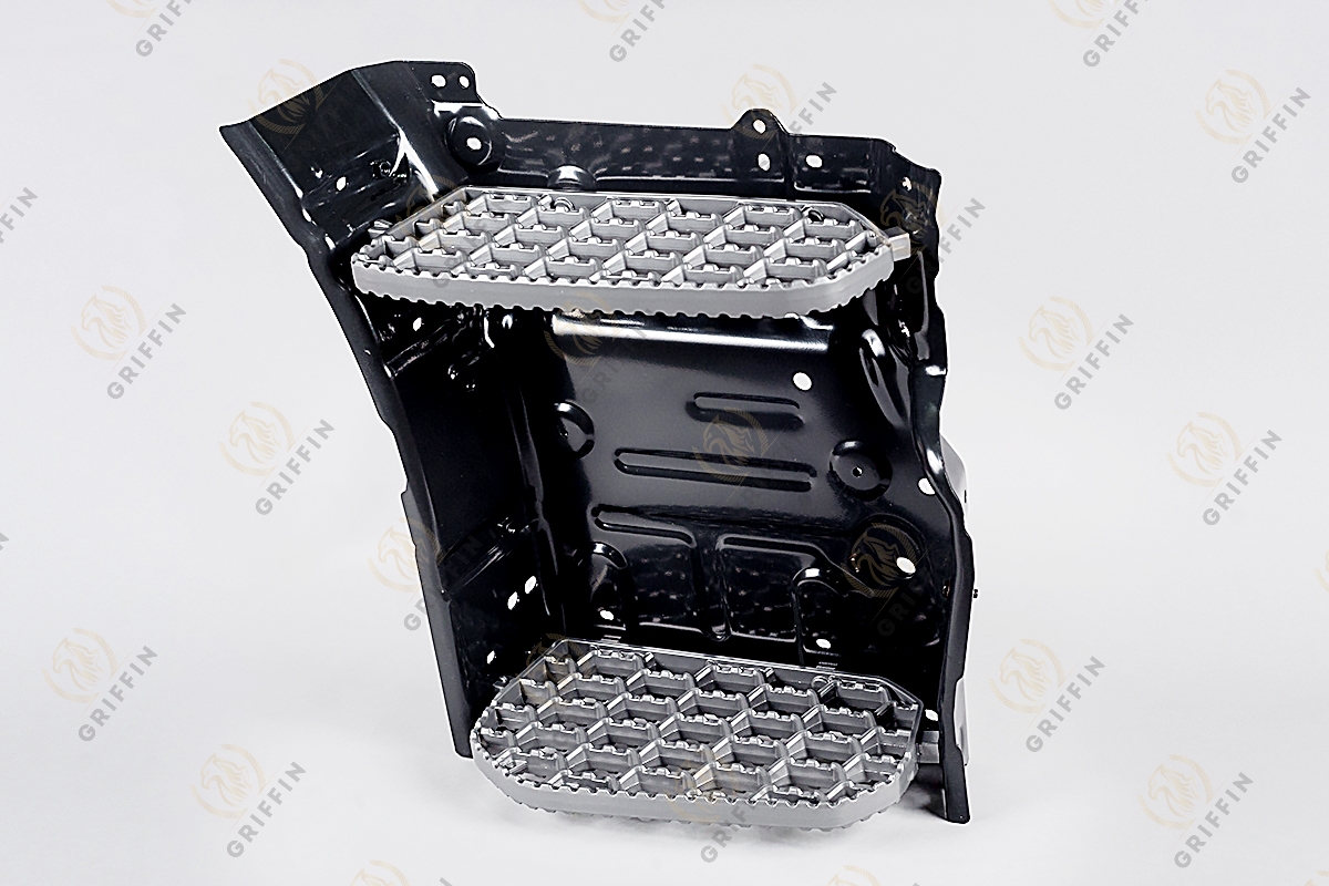 GK122889 Корпус подножки правый 6 серия