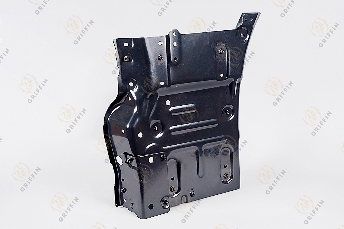 GK122889 Корпус подножки правый 6 серия