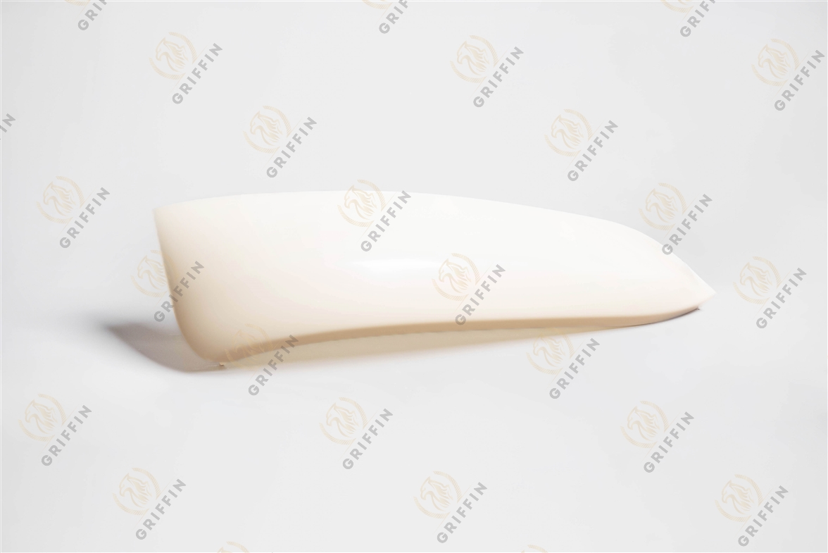 Передняя бамперная крышка прав. Sitrak C9H с низким качеством ABS