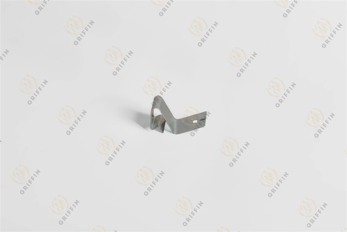 Скоба крепления бампера прав. (C7H MAX)