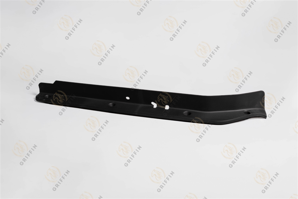 GK124685 Заглушка бампера (торцевая) прав Sitrak 